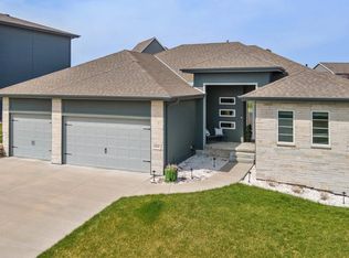 960 Elm Cir, Springfield, NE 68059