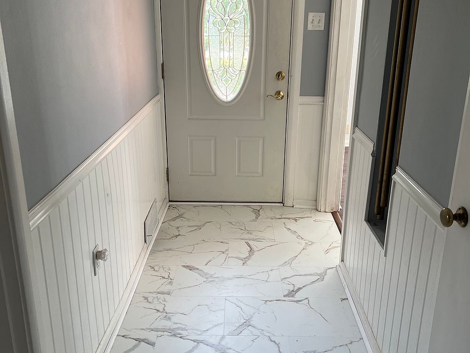 Pleasant front entry