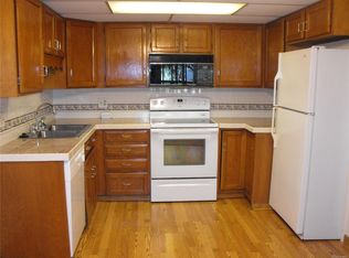 3184 S Heather Gardens Way APT 102, Aurora, CO 80014