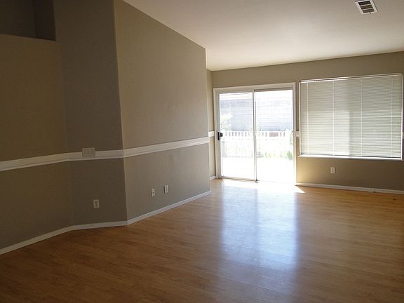 2nd image of 3017 Robincrest Ct