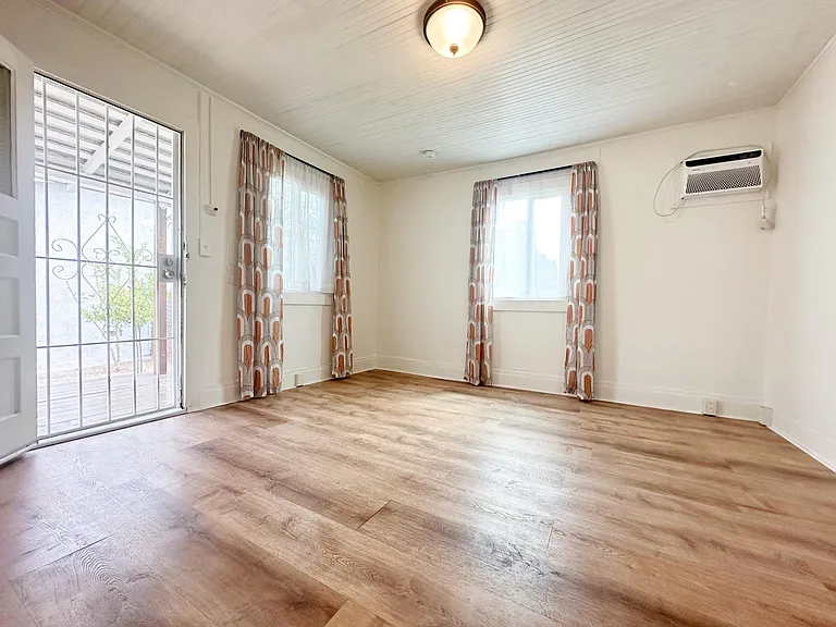 1422 Yosemite Dr — Photo 4