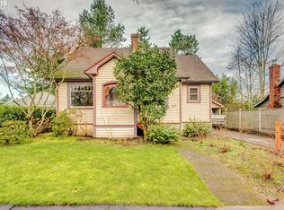325 NW 9th St, McMinnville, OR 97128
