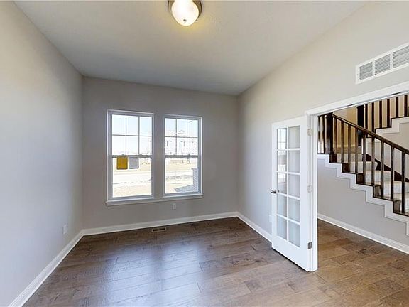 5th image of 3541 Shady Lake Dr