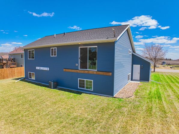 414 1st St S, Raymond, MN 56282
