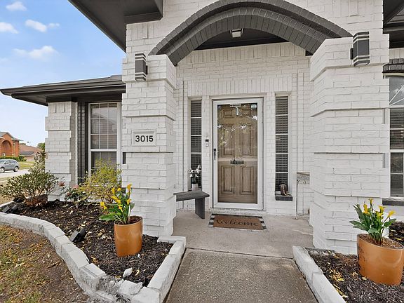 3rd image of 3015 Antelope Dr