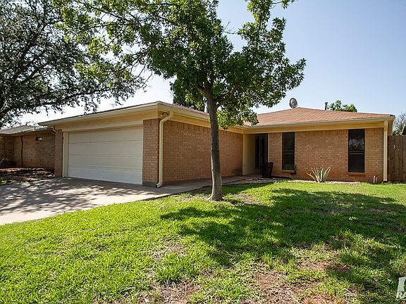 3rd image of 3701 Parkwood Dr