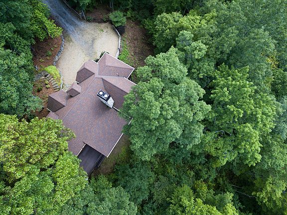 4th image of 1054 Boar Ridge Rd
