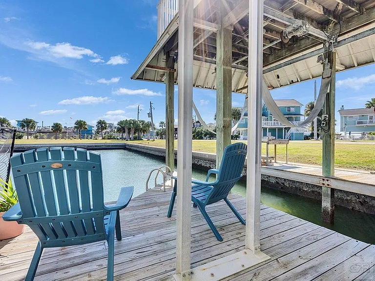 16627 Bayfront Dr — Photo 9
