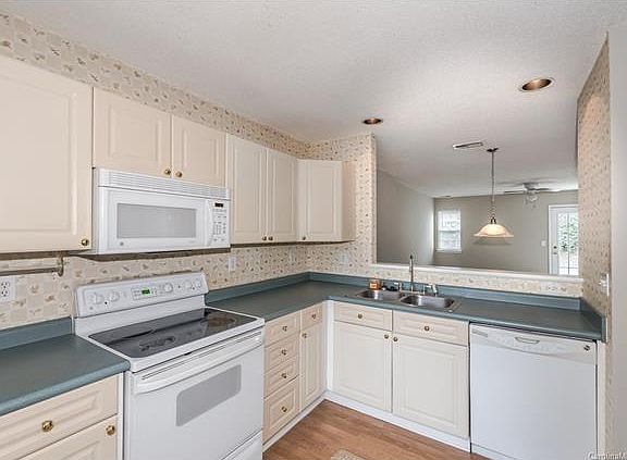 5th image of 9367 Glenwater Dr #0