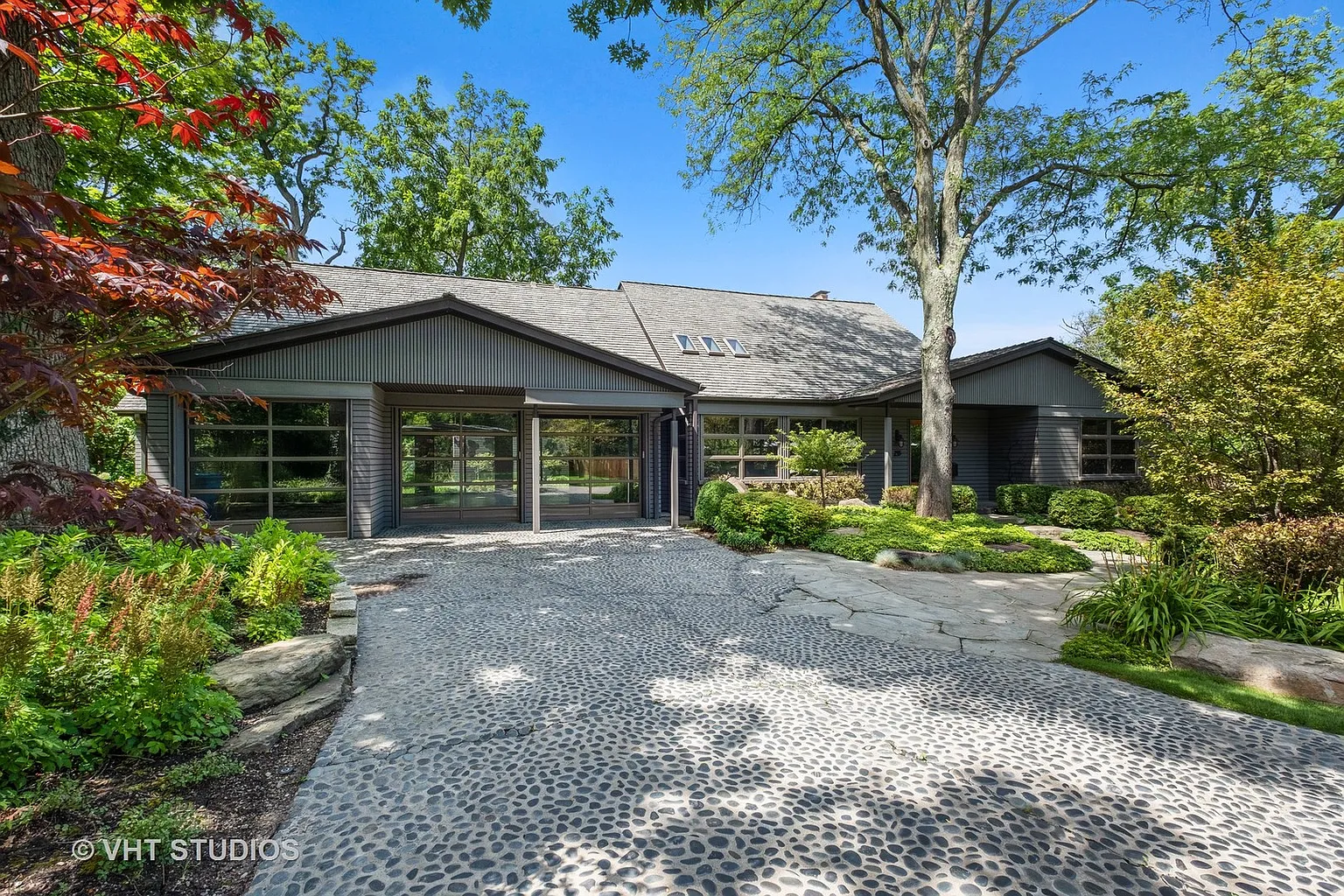 235 Park Ave photo 1