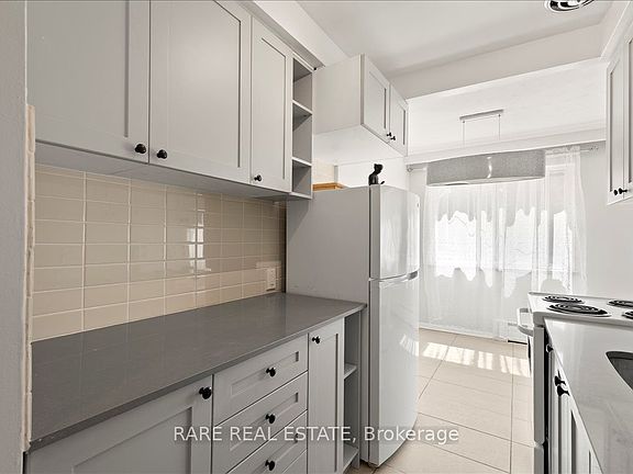 4th image of 2 21st St #4