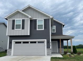 9118 SW 2nd St, Blue Springs, MO 64064