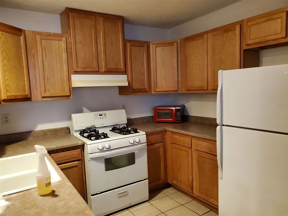 2nd image of 219 E Greenview Ave