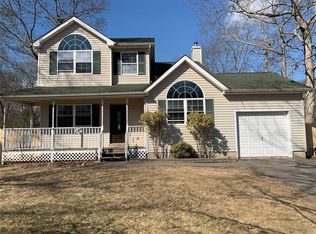 98 Stackyard Dr, Mastic Beach, NY 11951