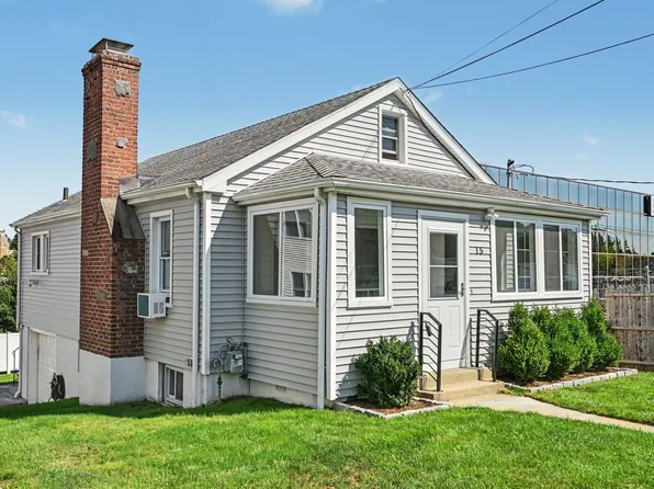 15 Whitmore Ln, Stamford, CT 06902