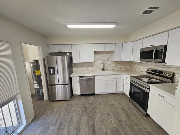 718 Fernwood Ln, Las Vegas, NV 89169