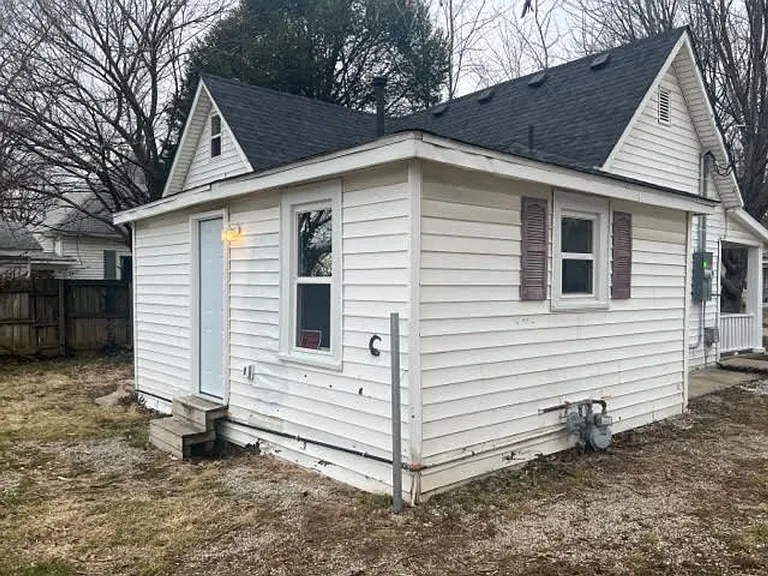 1700 W Chestnut St — Photo 14