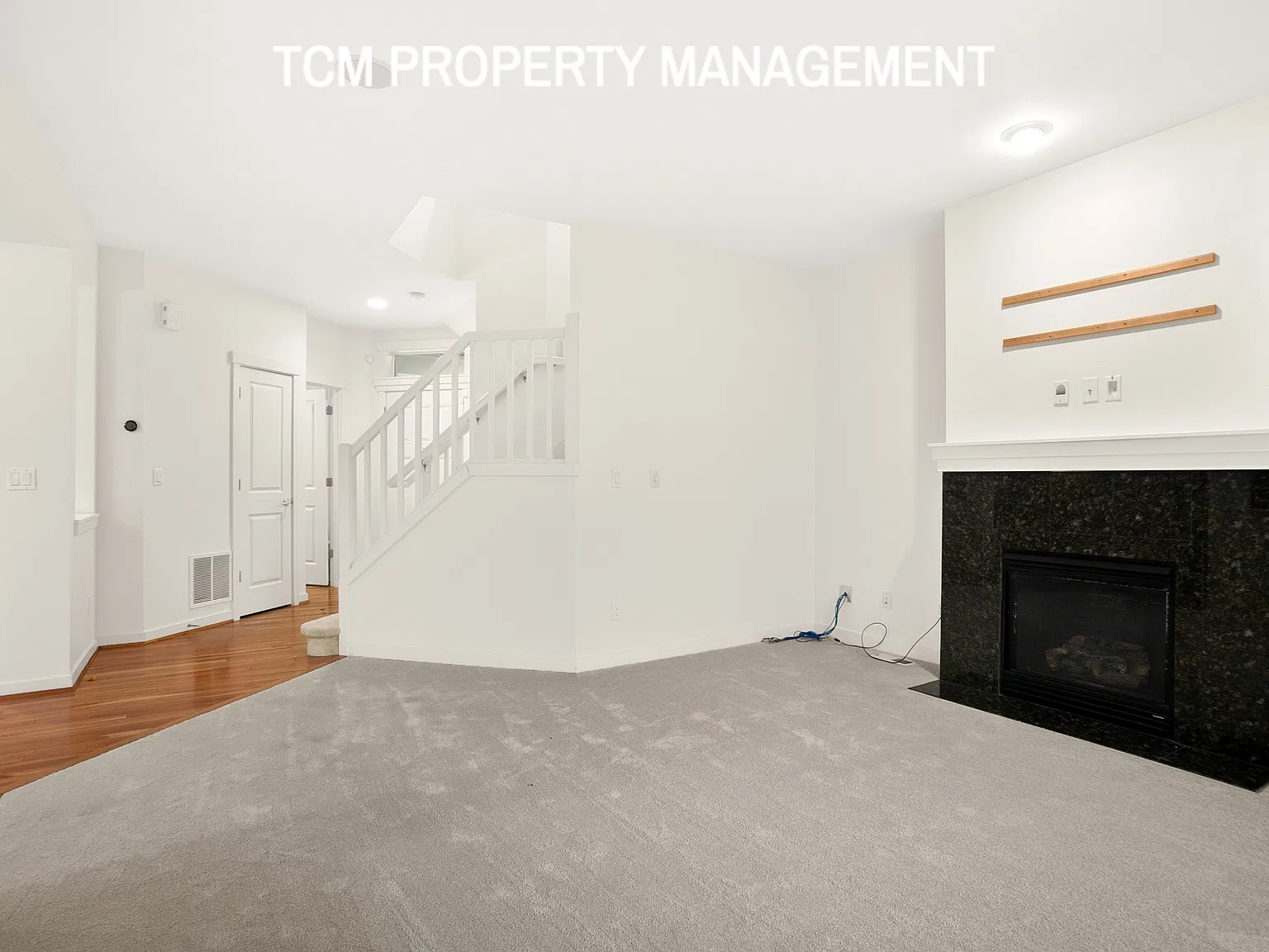 3 bed, 3.5 bath, 2440 sqft, $4,300 — Photo 4