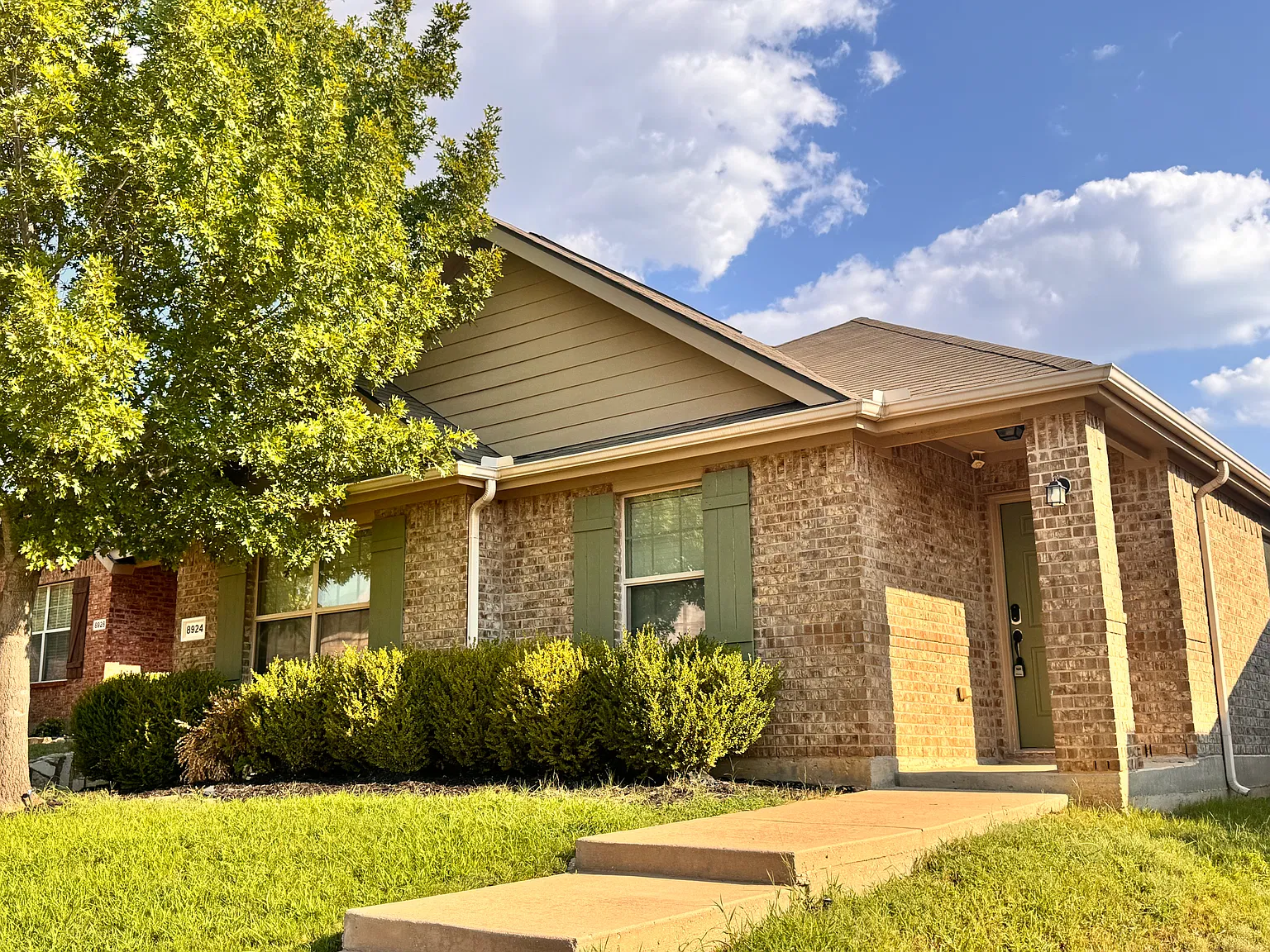 3 bed, 1378 sqft, $1,795 — Photo 1