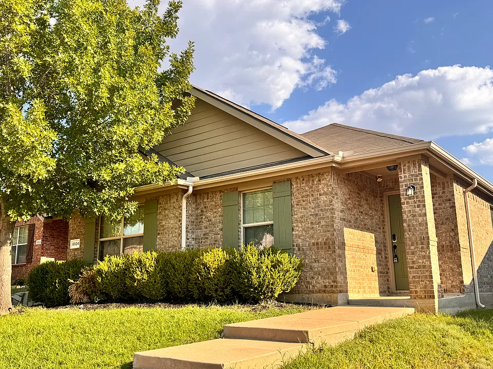 8924 Wild Rose Ln