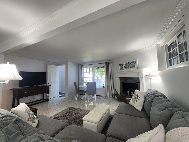 2139 Terrace Ln S — Photo 21