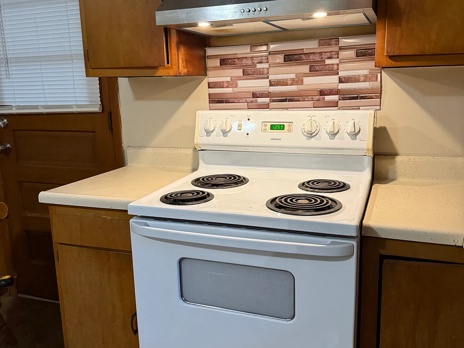 2 bed, 530 sqft, $900 — Photo 2
