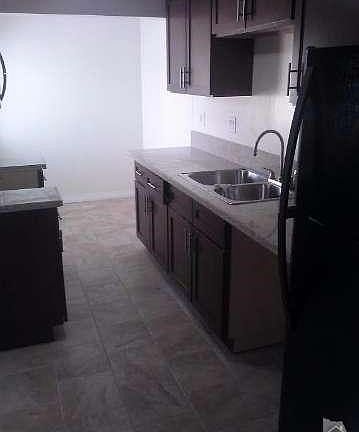 3rd image of 1633 E Ocean Ave
