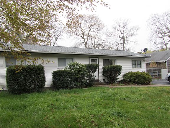 2nd image of 86 Bay Ave E