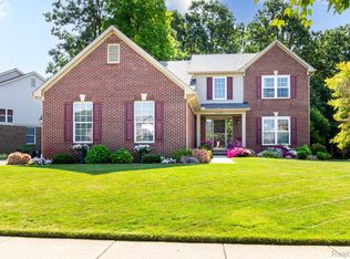 25233 Hunter Ln, Flat Rock, MI 48134