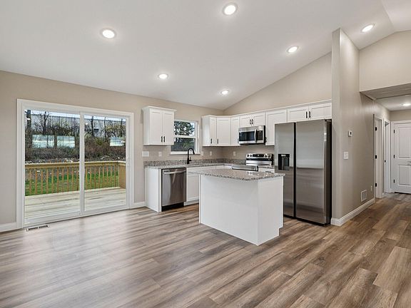 4th image of 123 Belmont Ct