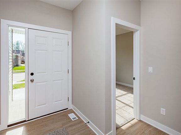 3rd image of 415 W Trace Dr