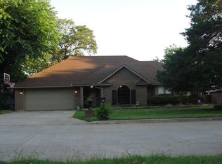 102 Woodstock Ln, Pauls Valley, OK 73075