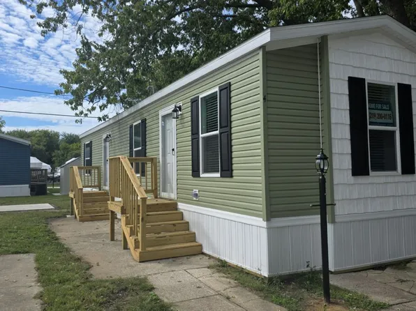 4 Terrace Acres Pkwy #4, Michigan City, IN 46360