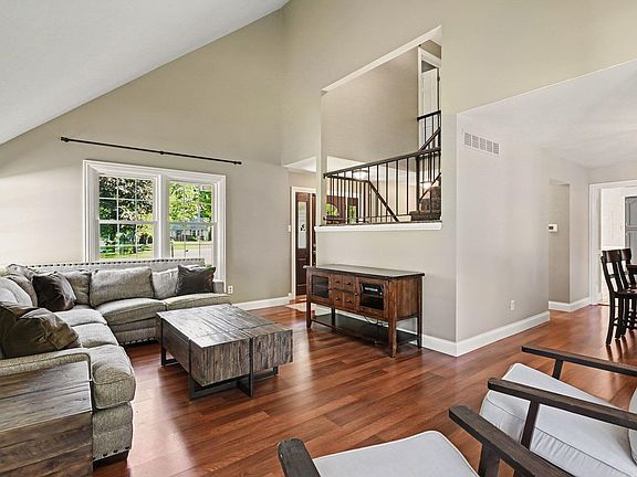 3rd image of 2054 Shawnee Ct
