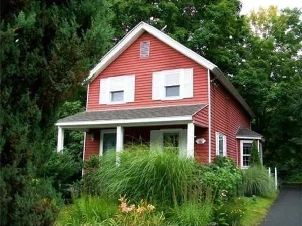 46 Chestnut St, East Longmeadow, MA 01028