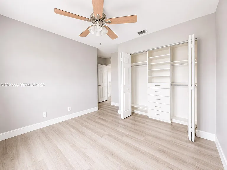 963 Falling Water Rd — Photo 20