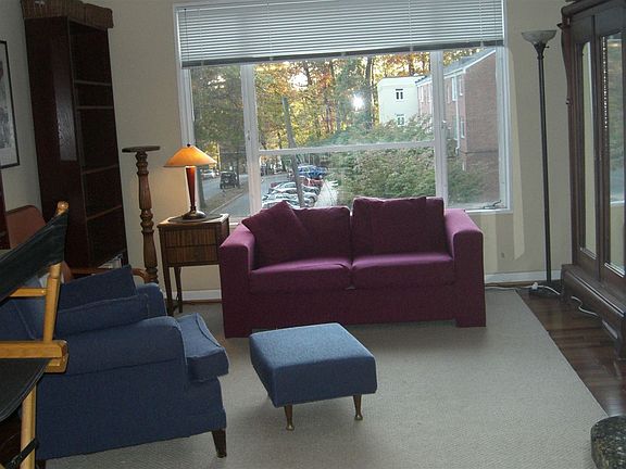 5th image of 10410 Montrose Ave #10410