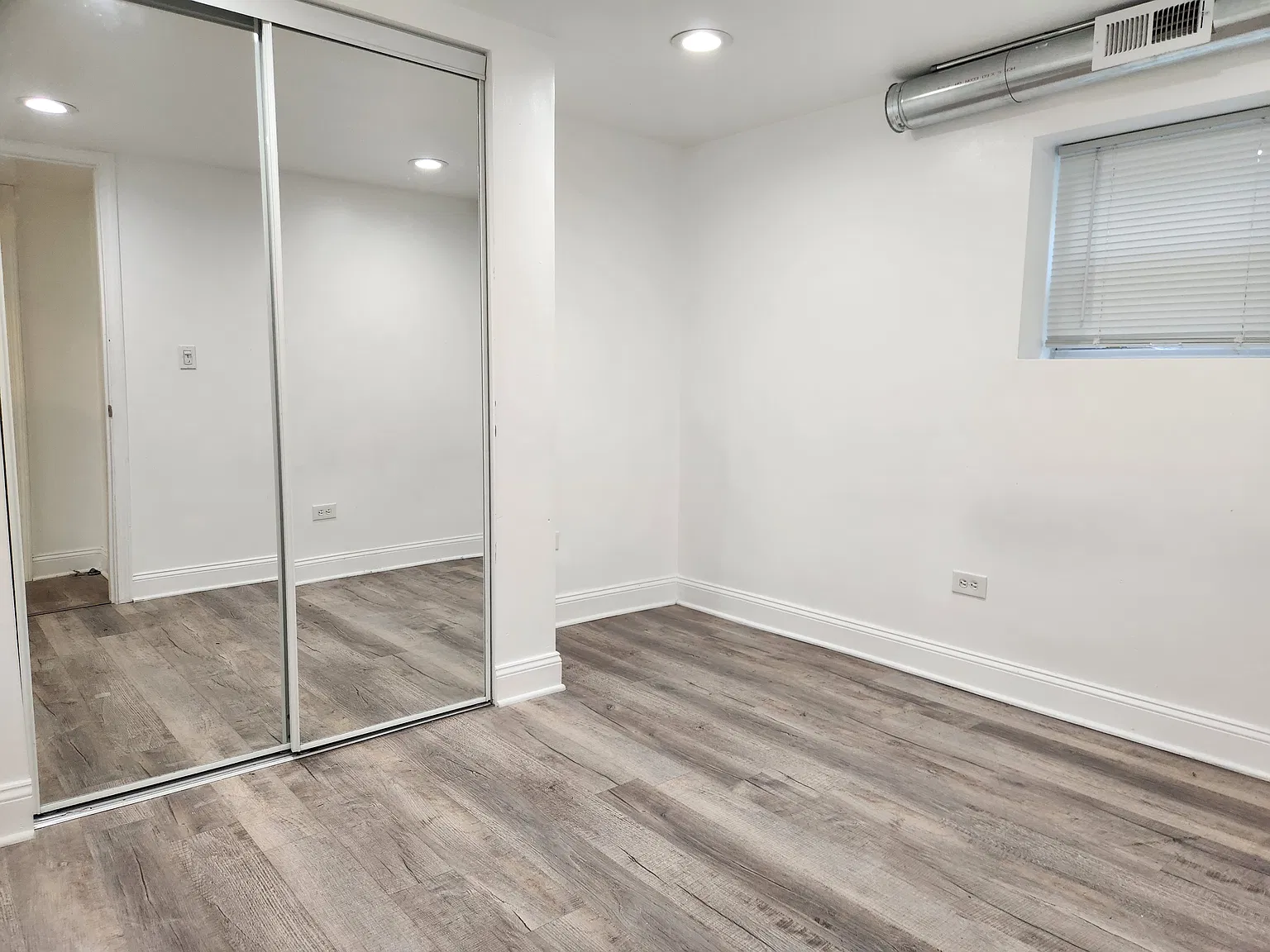 2 bed, 1000 sqft, $1,600 — Photo 4