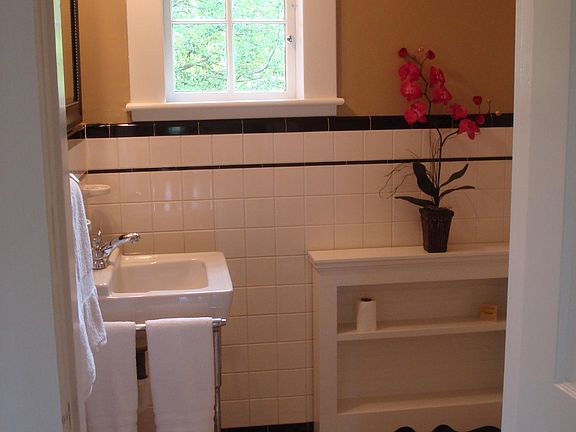 3rd image of 1611 Linden Ave