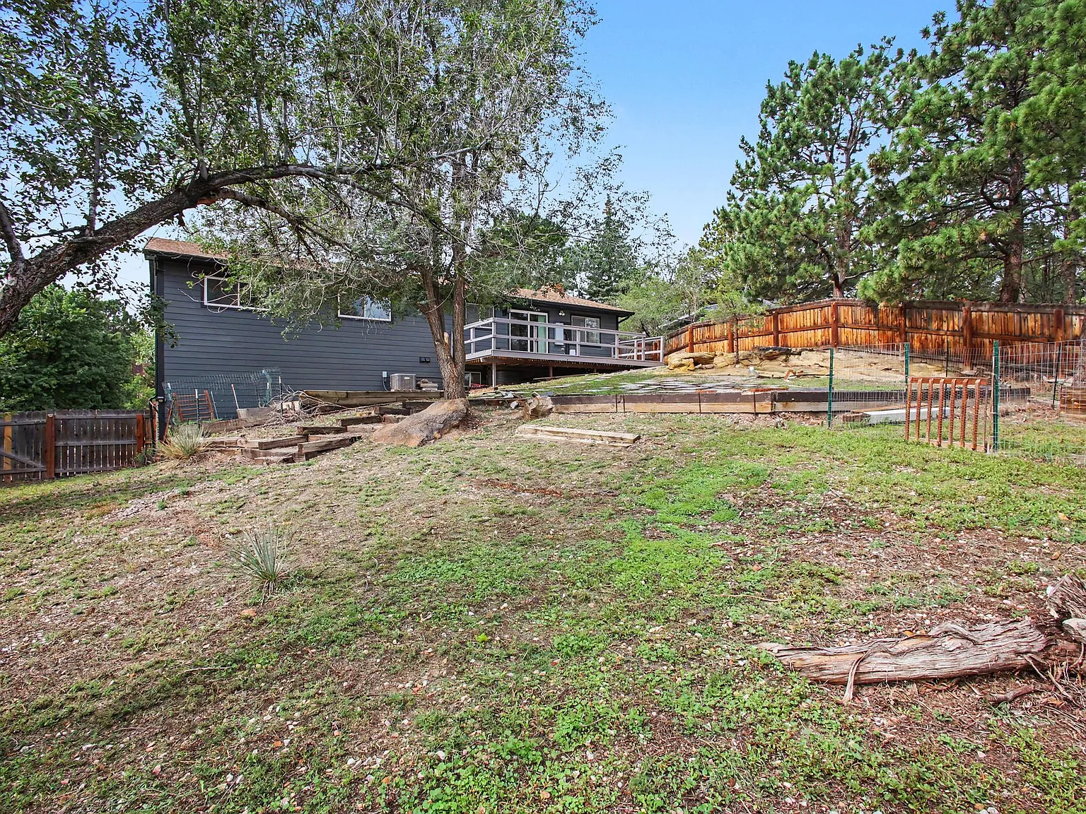 4 bed, 2373 sqft, $2,374 — Photo 2