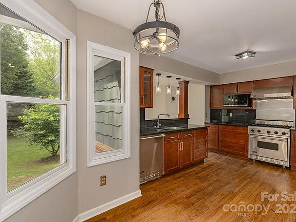 5th image of 74 Eastmoor Dr