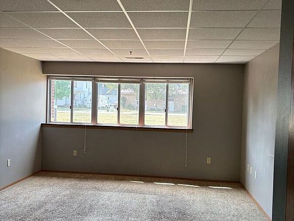 4th image of 109 E Luverne St #104