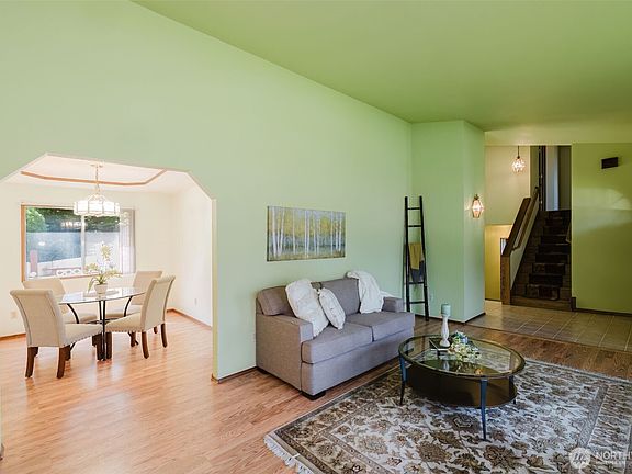 5th image of 9569 Saint Johns Place NE