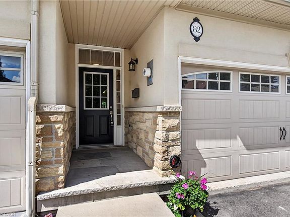 3rd image of 82 Maplevale Dr