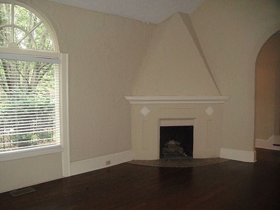 3rd image of 1289 Westmoreland Ave