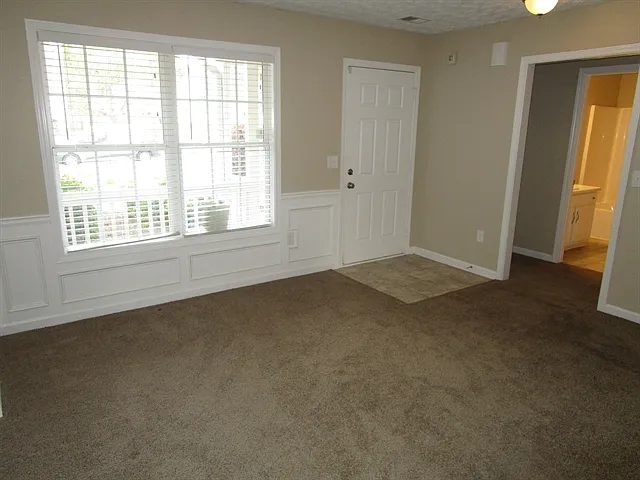 282 Rockingham Dr — Photo 4