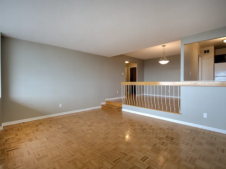211 Wurtemburg St — Photo 28