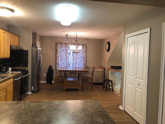 3rd image of 1823 Stone Manor Cir