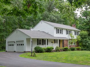 7 Rolling Ridge Rd, Windham, NH 03087