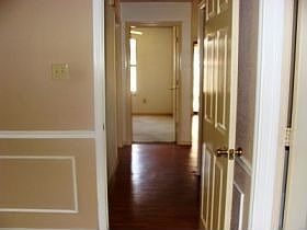 3rd image of 819 W Lynn Creek Dr